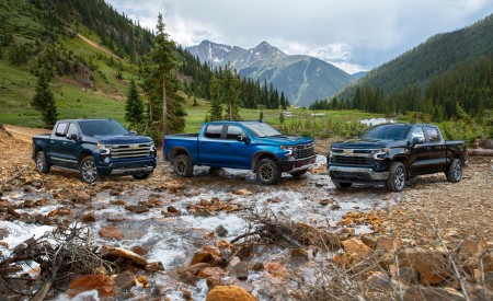 2022 Chevrolet Silverado LT and Silverado Lineup Wallpapers 450x275 (2)