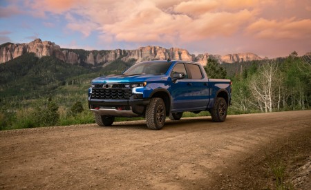 2022 Chevrolet Silverado ZR2 Front Three-Quarter Wallpapers 450x275 (5)