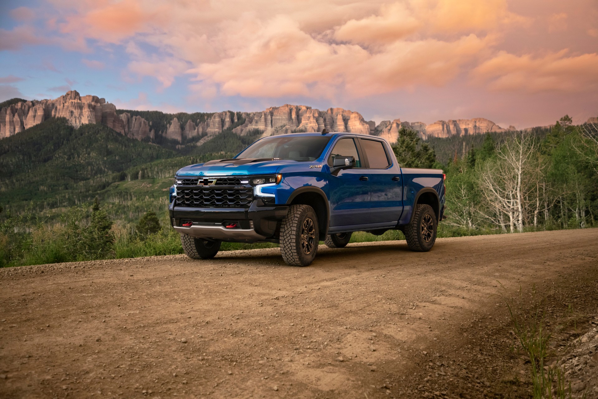 2022 Chevrolet Silverado ZR2 Front Three-Quarter Wallpapers (5)