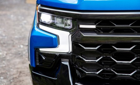2022 Chevrolet Silverado ZR2 Headlight Wallpapers 450x275 (7)