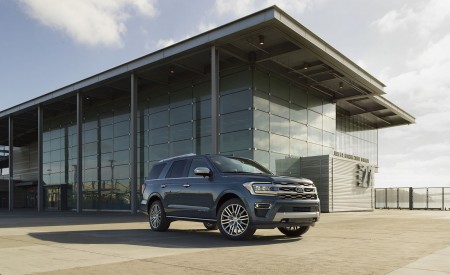 2022 Ford Expedition Platinum Front Three-Quarter Wallpapers  450x275 (4)