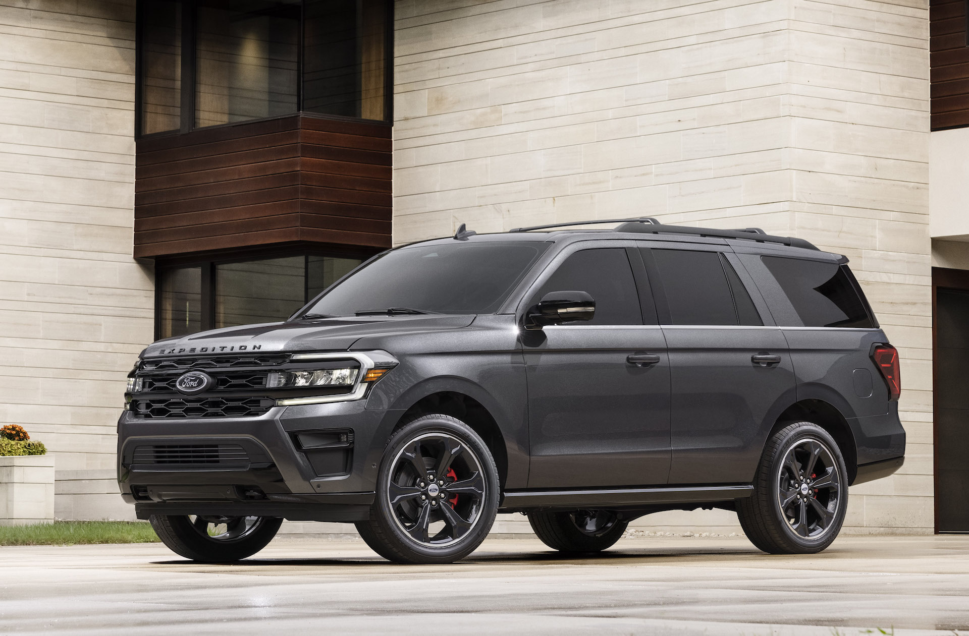 2022 Ford Expedition Stealth Edition Performance Package Front Three-Quarter Wallpapers #3 of 57
