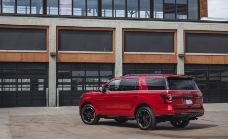 2022 Ford Expedition Stealth Edition Rear Three-Quarter Wallpapers 450x275 (32)