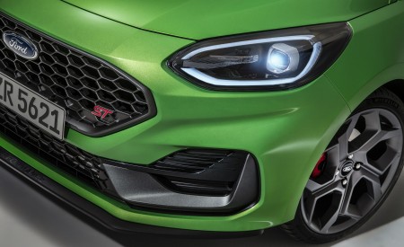 2022 Ford Fiesta ST Headlight Wallpapers 450x275 (10)