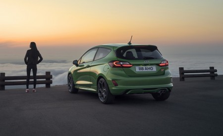 2022 Ford Fiesta ST Rear Three-Quarter Wallpapers 450x275 (3)
