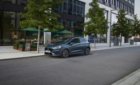 2022 Ford Fiesta Van Front Three-Quarter Wallpapers 450x275 (4)