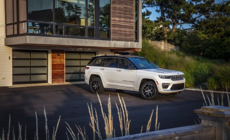 2022 Jeep Grand Cherokee Summit Reserve Front Three-Quarter Wallpapers 450x275 (13)