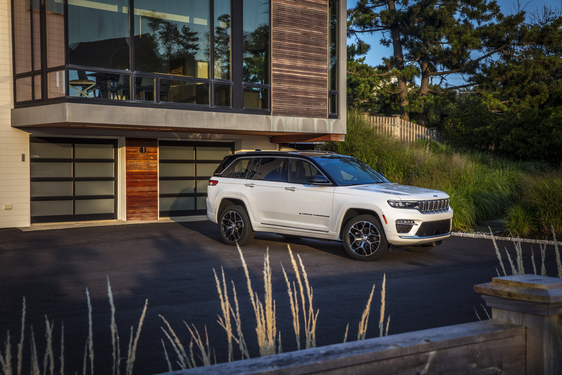 2022 Jeep Grand Cherokee Summit Reserve Front Three-Quarter Wallpapers (13)