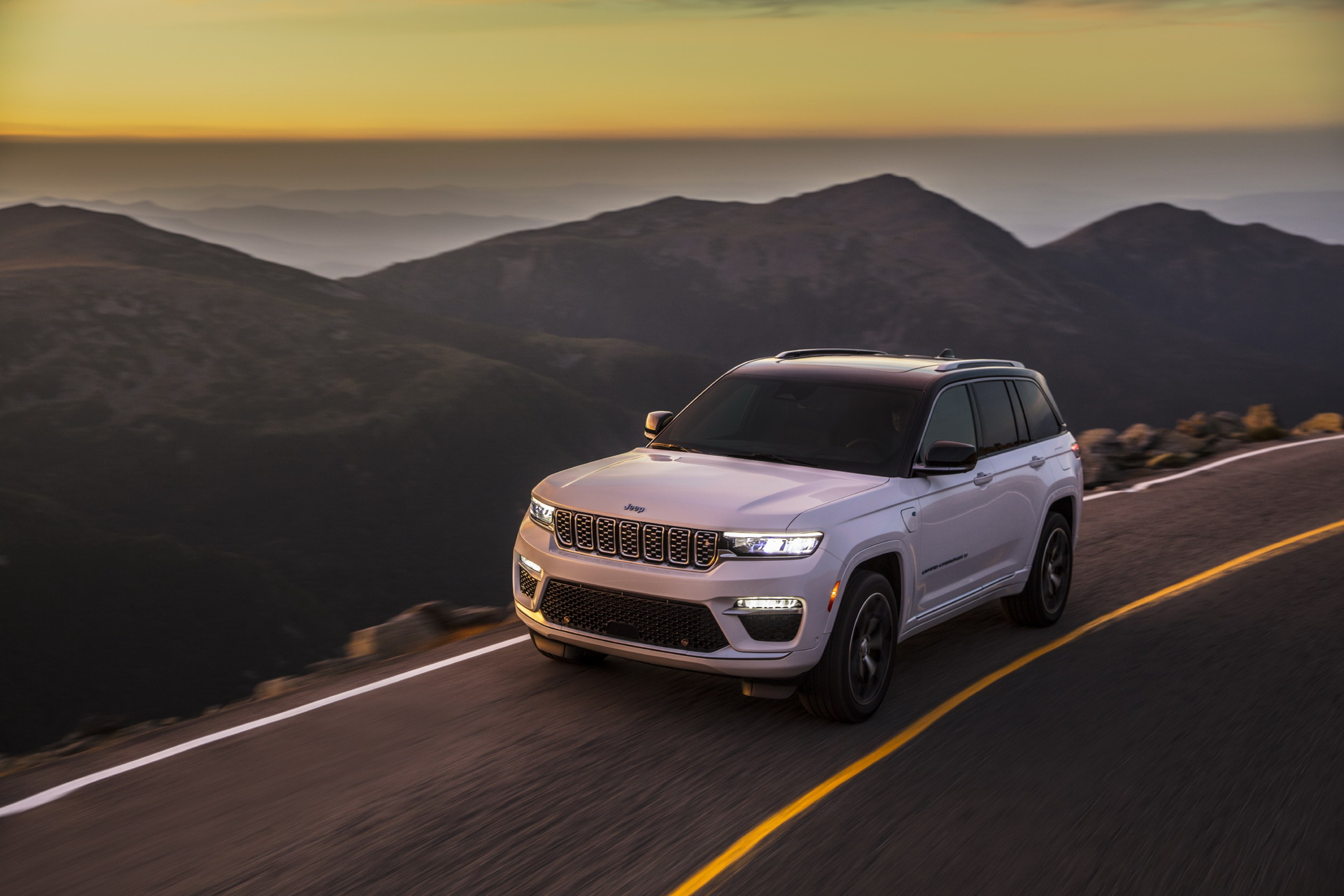 2022 Jeep Grand Cherokee Summit Reserve Front Three-Quarter Wallpapers (2)