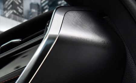 2022 Jeep Grand Cherokee Summit Reserve Interior Detail Wallpapers 450x275 (26)