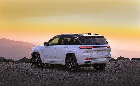 2022 Jeep Grand Cherokee Summit Reserve Rear Three-Quarter Wallpapers 450x275 (10)