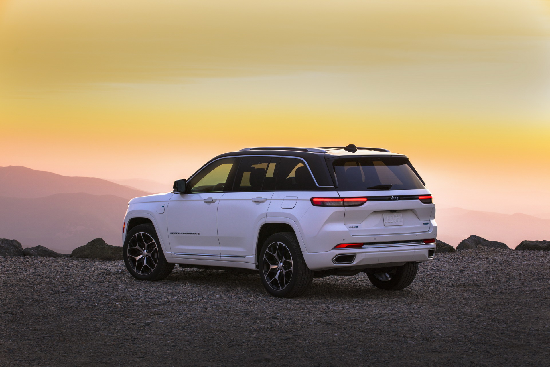 2022 Jeep Grand Cherokee Summit Reserve Rear Three-Quarter Wallpapers (10)