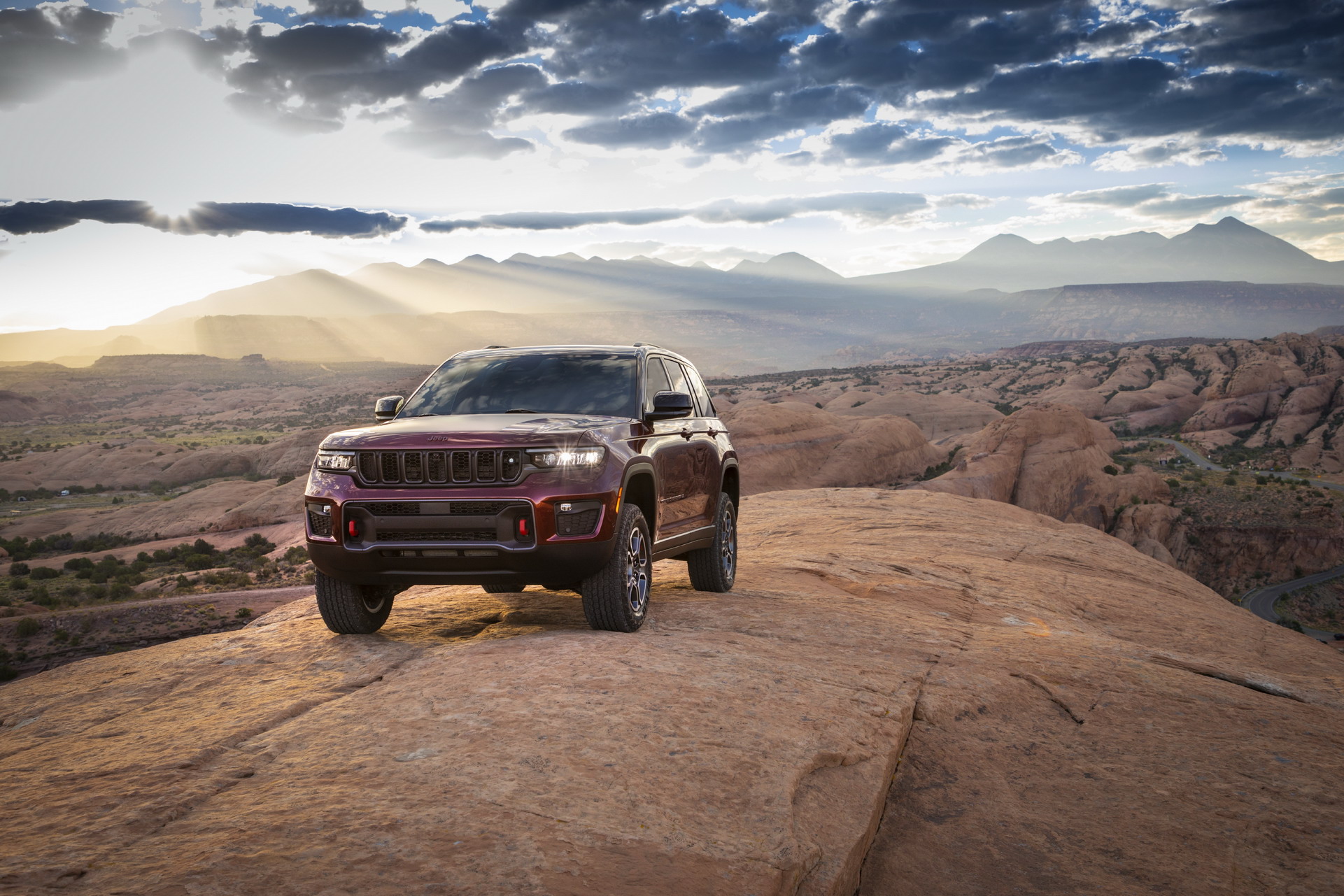 2022 Jeep Grand Cherokee Trailhawk Front Three-Quarter Wallpapers  (5)