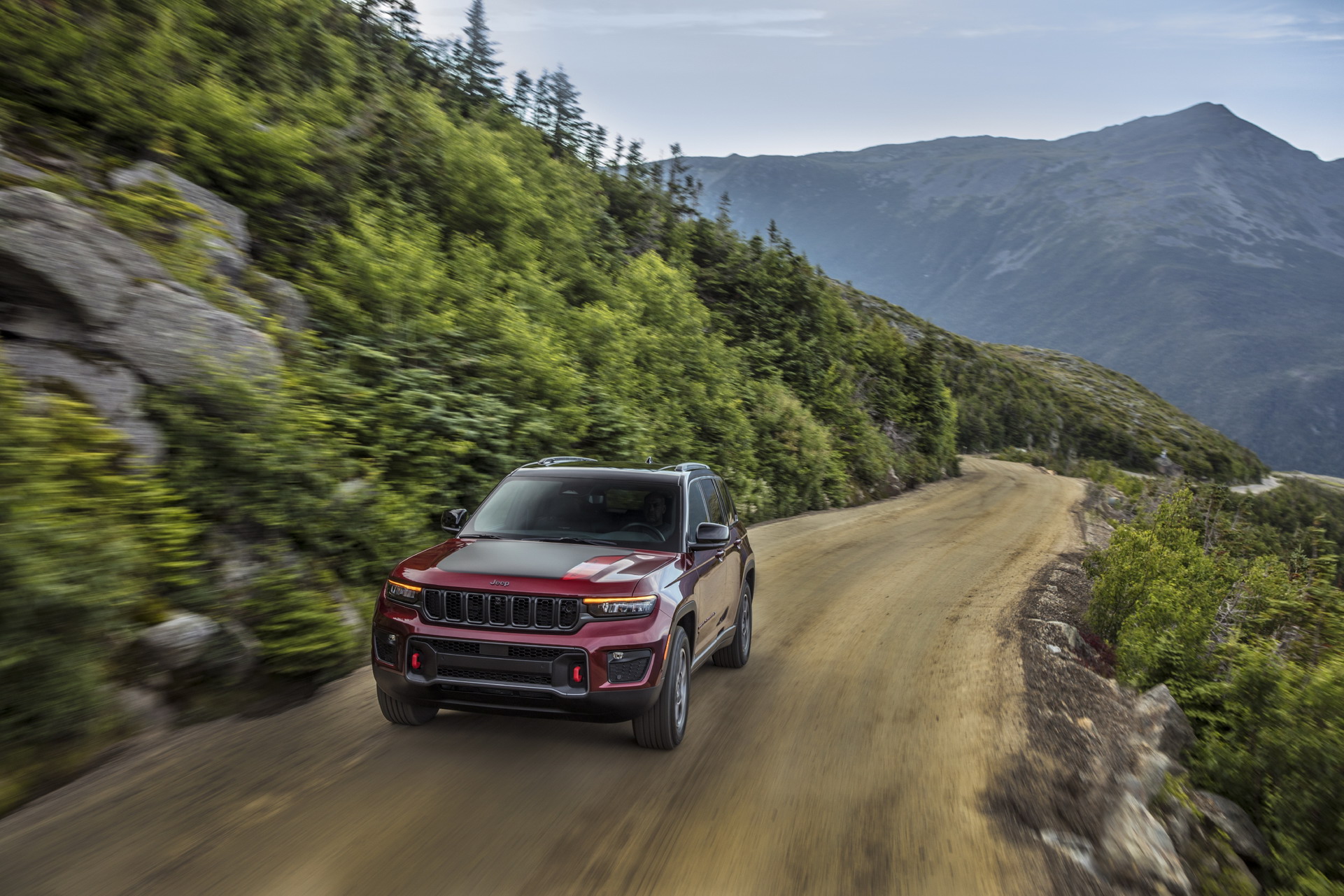 2022 Jeep Grand Cherokee Trailhawk Front Wallpapers (6)