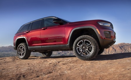 2022 Jeep Grand Cherokee Trailhawk Off-Road Wallpapers  450x275 (13)