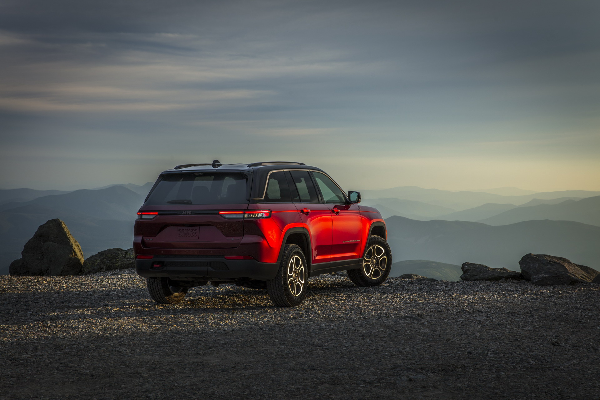 2022 Jeep Grand Cherokee Trailhawk Rear Three-Quarter Wallpapers (9)