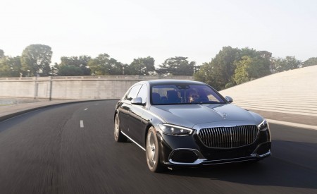 2022 Mercedes-Maybach S 680 4MATIC (US-Spec) Front Three-Quarter Wallpapers 450x275 (108)