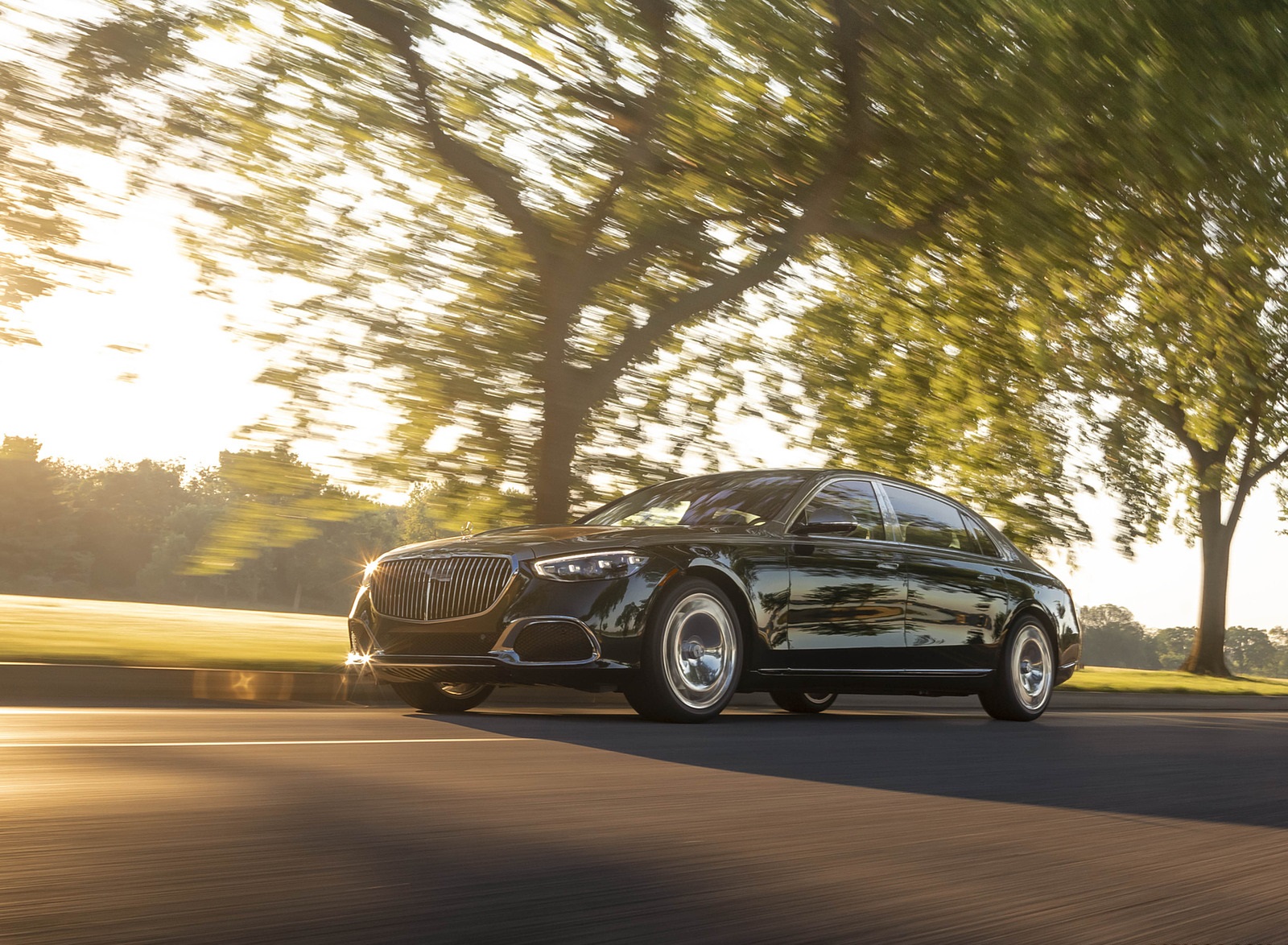 2022 Mercedes-Maybach S 680 4MATIC (US-Spec) Front Three-Quarter Wallpapers (12)