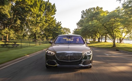 2022 Mercedes-Maybach S 680 4MATIC (US-Spec) Front Wallpapers 450x275 (28)