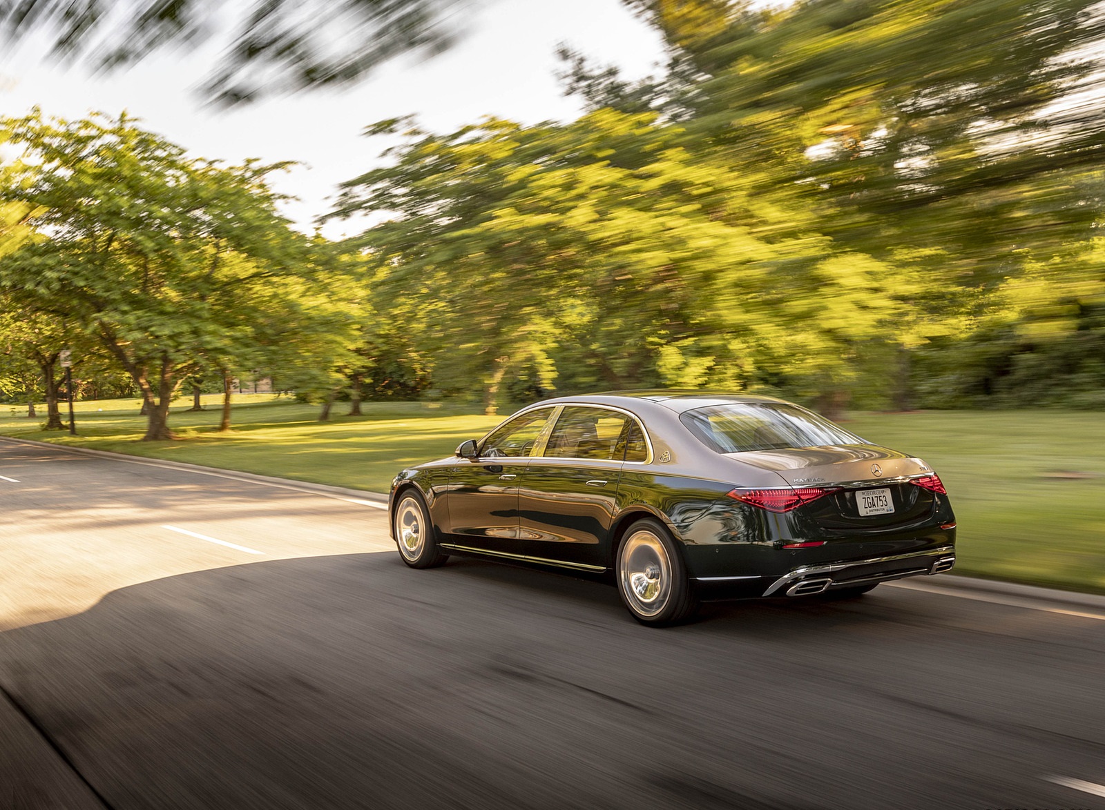 2022 Mercedes-Maybach S 680 4MATIC (US-Spec) Rear Three-Quarter Wallpapers (15)