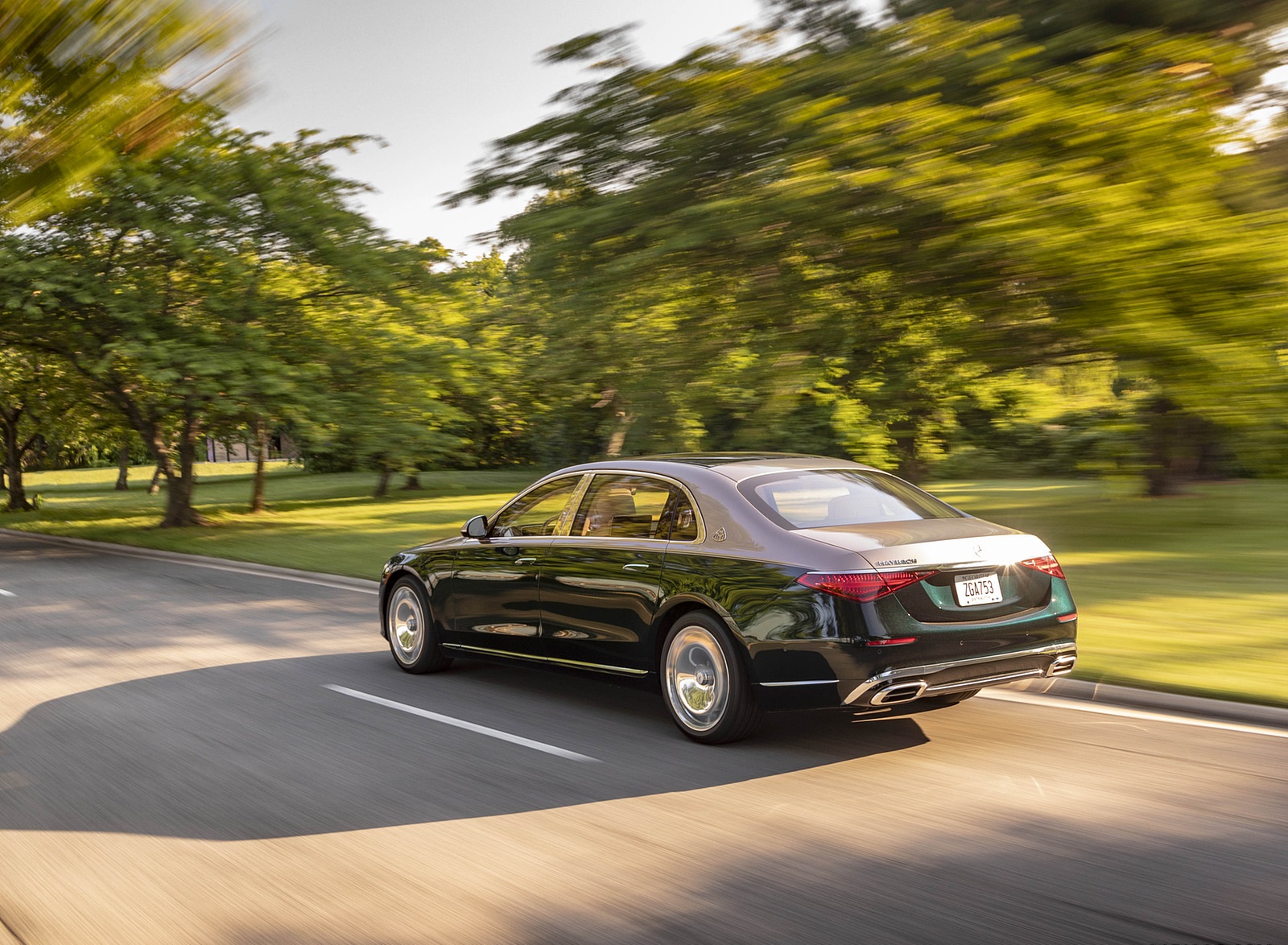 2022 Mercedes-Maybach S 680 4MATIC (US-Spec) Rear Three-Quarter Wallpapers (14)