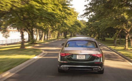 2022 Mercedes-Maybach S 680 4MATIC (US-Spec) Rear Wallpapers 450x275 (13)