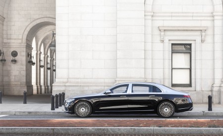 2022 Mercedes-Maybach S 680 4MATIC (US-Spec) Side Wallpapers 450x275 (130)