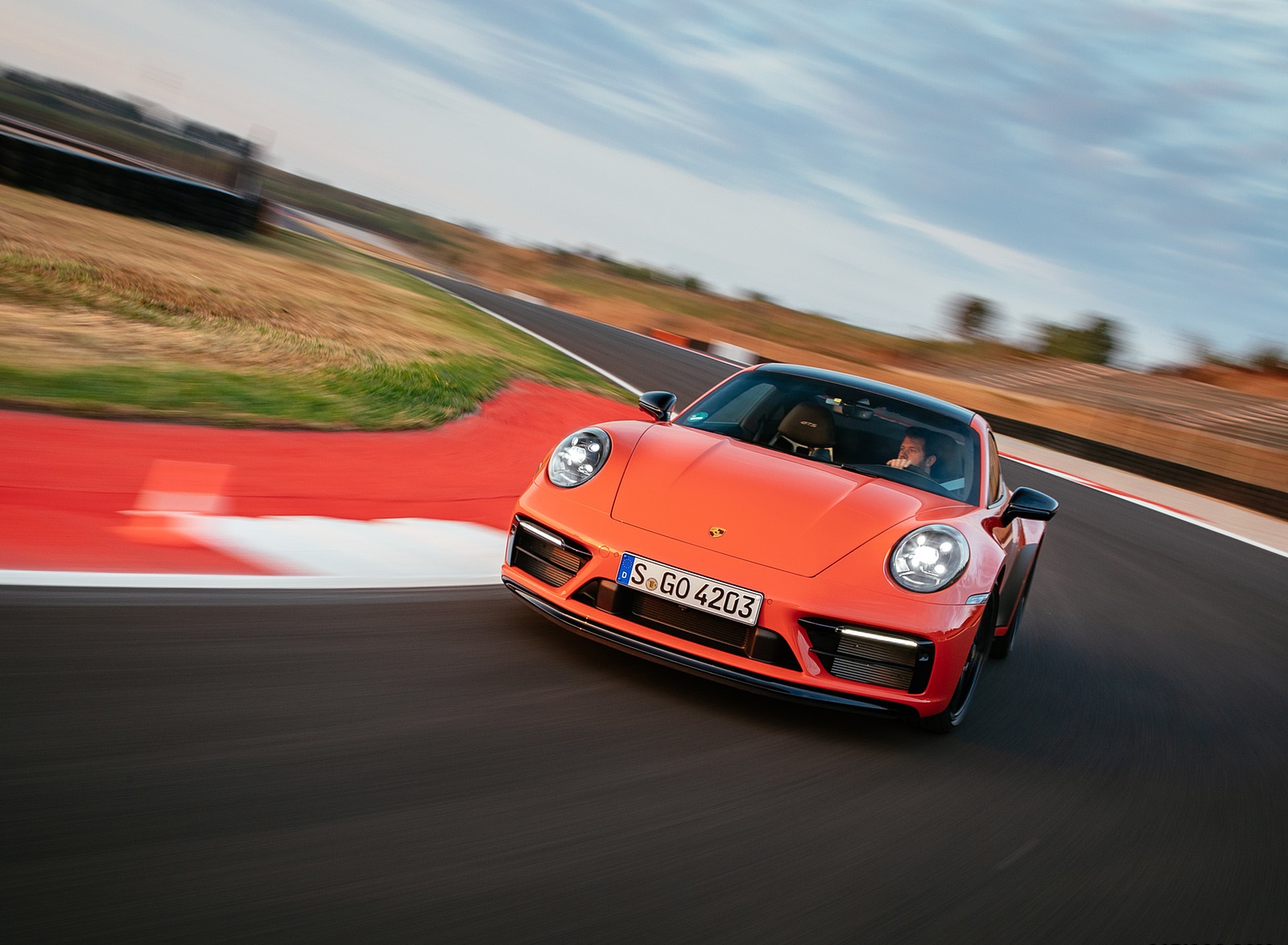 2022 Porsche 911 Carrera 4 GTS (Color: Lava Orange) Front Wallpapers (15)