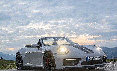 2022 Porsche 911 Carrera GTS Cabriolet (Color: Crayon) Front Three-Quarter Wallpapers 450x275 (26)