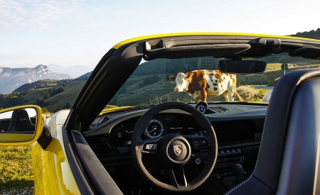 2022 Porsche 911 Carrera GTS Cabriolet (Color: Racing Yellow) Interior Wallpapers 450x275 (15)