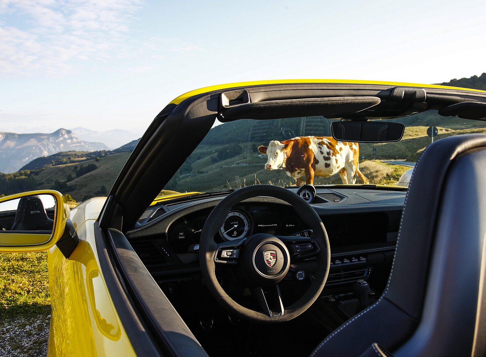 2022 Porsche 911 Carrera GTS Cabriolet (Color: Racing Yellow) Interior Wallpapers (15)
