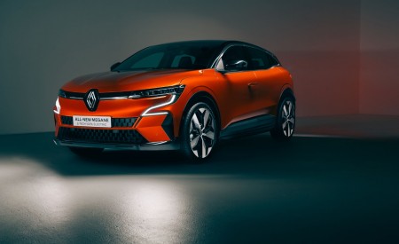 2022 Renault Megane E-Tech Front Three-Quarter Wallpapers  450x275 (76)
