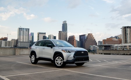 2022 Toyota Corolla Cross L Front Three-Quarter Wallpapers  450x275 (6)