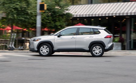 2022 Toyota Corolla Cross L Side Wallpapers 450x275 (15)