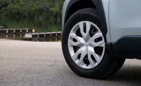 2022 Toyota Corolla Cross L Wheel Wallpapers 450x275 (20)