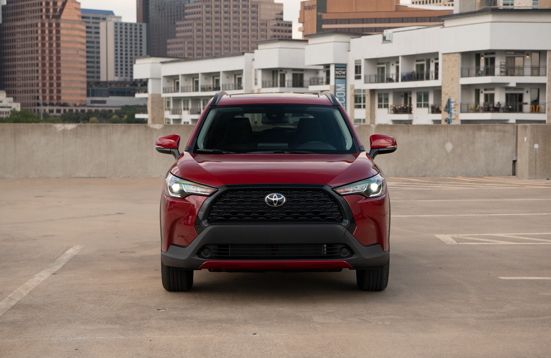 2022 Toyota Corolla Cross LE Front Wallpapers  (15)