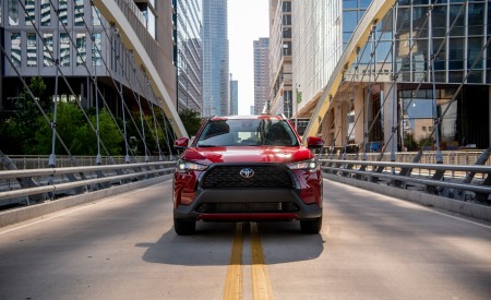 2022 Toyota Corolla Cross LE Front Wallpapers 450x275 (4)