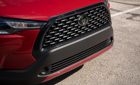 2022 Toyota Corolla Cross LE Grille Wallpapers  450x275 (34)