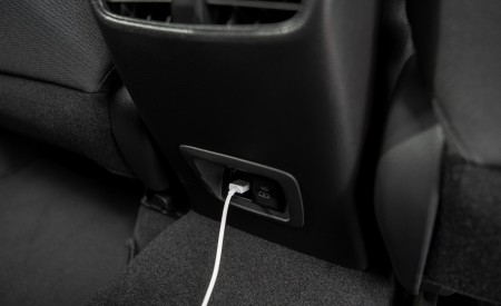 2022 Toyota Corolla Cross LE Interior Detail Wallpapers 450x275 (55)