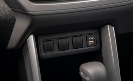 2022 Toyota Corolla Cross LE Interior Detail Wallpapers 450x275 (56)