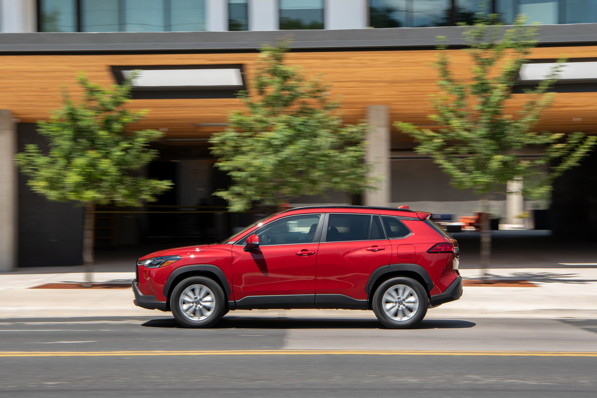 2022 Toyota Corolla Cross LE Side Wallpapers  (12)