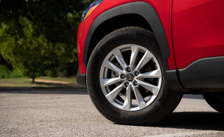 2022 Toyota Corolla Cross LE Wheel Wallpapers 450x275 (30)
