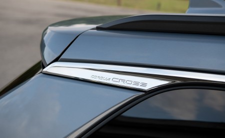 2022 Toyota Corolla Cross XLE Detail Wallpapers  450x275 (113)