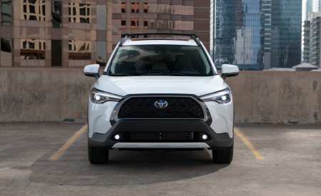 2022 Toyota Corolla Cross XLE Front Wallpapers 450x275 (62)