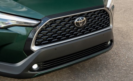 2022 Toyota Corolla Cross XLE Grille Wallpapers 450x275 (20)