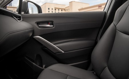 2022 Toyota Corolla Cross XLE Interior Front Seats Wallpapers 450x275 (129)