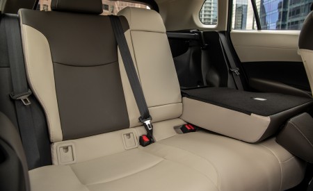 2022 Toyota Corolla Cross XLE Interior Rear Seats Wallpapers 450x275 (53)