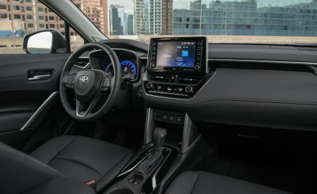 2022 Toyota Corolla Cross XLE Interior Wallpapers 450x275 (121)