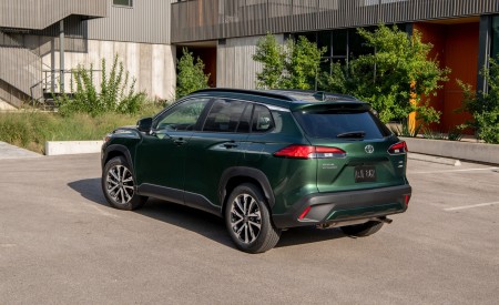 2022 Toyota Corolla Cross XLE Rear Three-Quarter Wallpapers 450x275 (16)