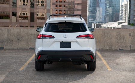 2022 Toyota Corolla Cross XLE Rear Wallpapers 450x275 (64)